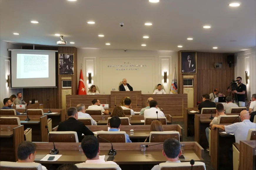 Kemalpaşa Belediye Meclisi toplandı: Türkmen’den doğalgaz, bütçe ve arsa rayiçleri hakkında kapsamlı açıklamalar