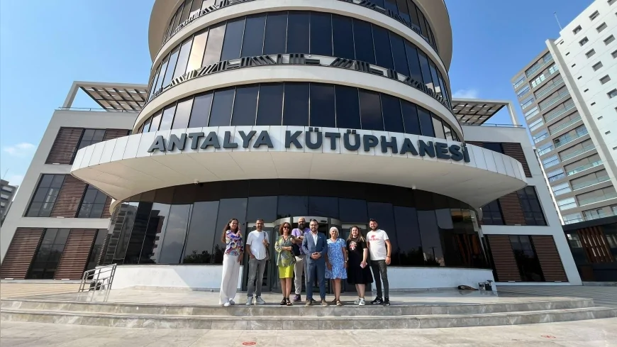 İzmir heyeti Kepez’deki kütüphane modelini yerinde inceledi