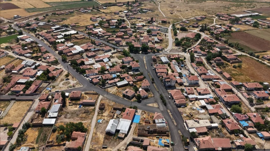 Sarıoğlan'da üç mahalleye 38 milyon liralık sıcak asfalt yatırımı tamamlandı