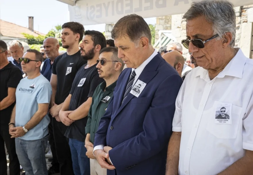 Foça’nın eski belediye başkanı Nihat Dirim’in oğlu Kerem Dirim toprağa verildi