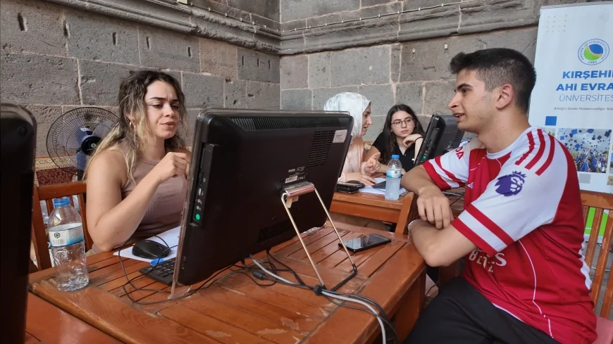 Kayseri Büyükşehir Belediyesi’nin ücretsiz YKS tercih danışmanlığı öğrencilerden yoğun ilgi gördü