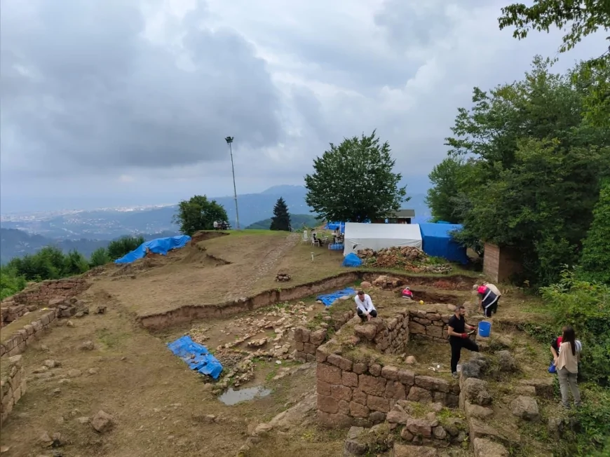 Ordu’da 2 Bin 300 Yıllık Kurul Kalesi’nde 15. Kazı Sezonu Başladı: Kibele’den Apollon’a Yüzlerce Eser Gün Yüzüne Çıkarıldı