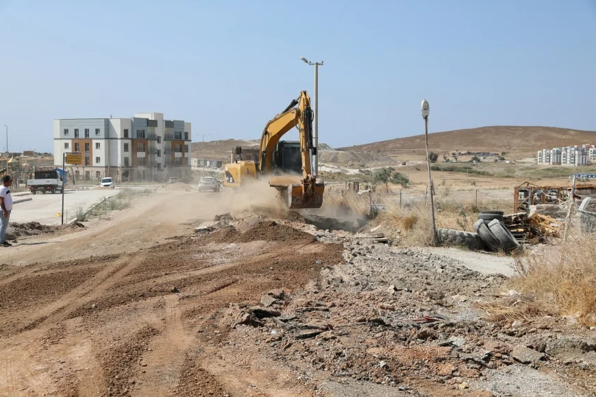 Seferihisar’da TOKİ Yolu yenileniyor, 2 kilometrelik güzergâh modern ulaşım aksına dönüşüyor
