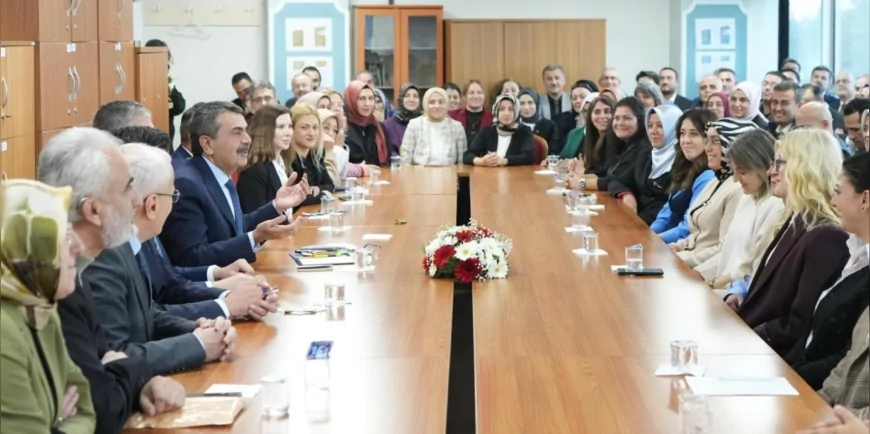 Uzman öğretmenlik ve başöğretmenlik başvuruları başlıyor: Eğitim süreci ve takvim netleşti