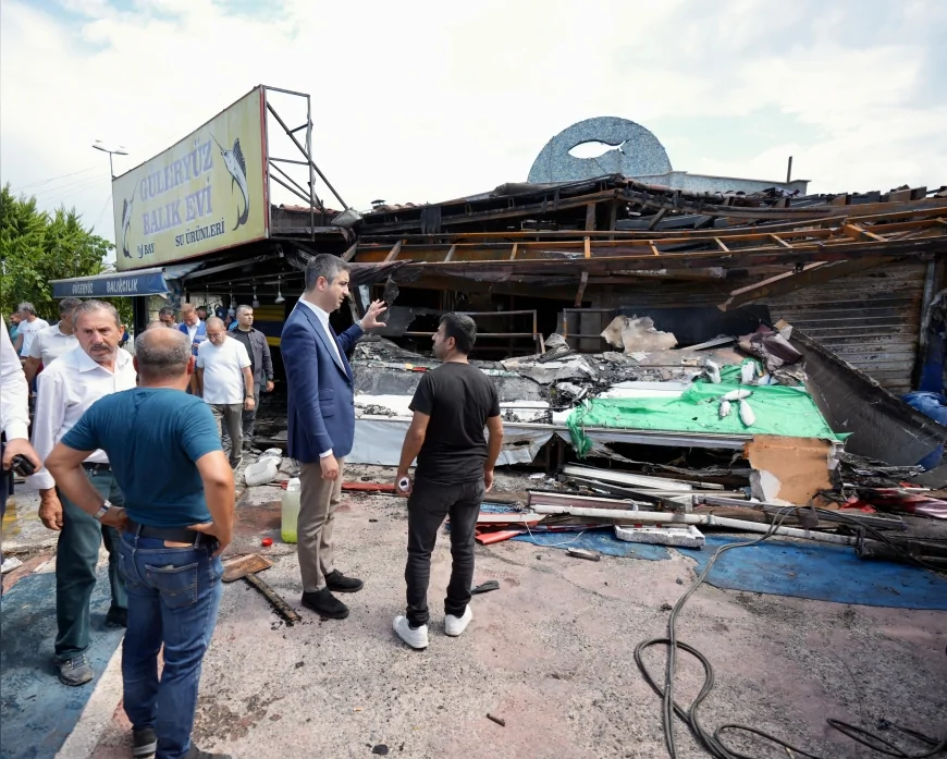 Kartal Balıkçılar Çarşısı’ndaki Yangın Sonrası Hasar Tespiti Başladı, Belediye Destek Çalışmalarını Sürdürüyor