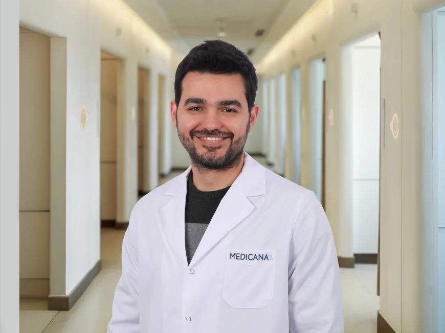 Op. Dr. Kaan Tuğberk Özdemir: "Derin Beyin Stimülasyonu hareket bozukluklarının yanı sıra yaşam kalitesini de artırabiliyor"