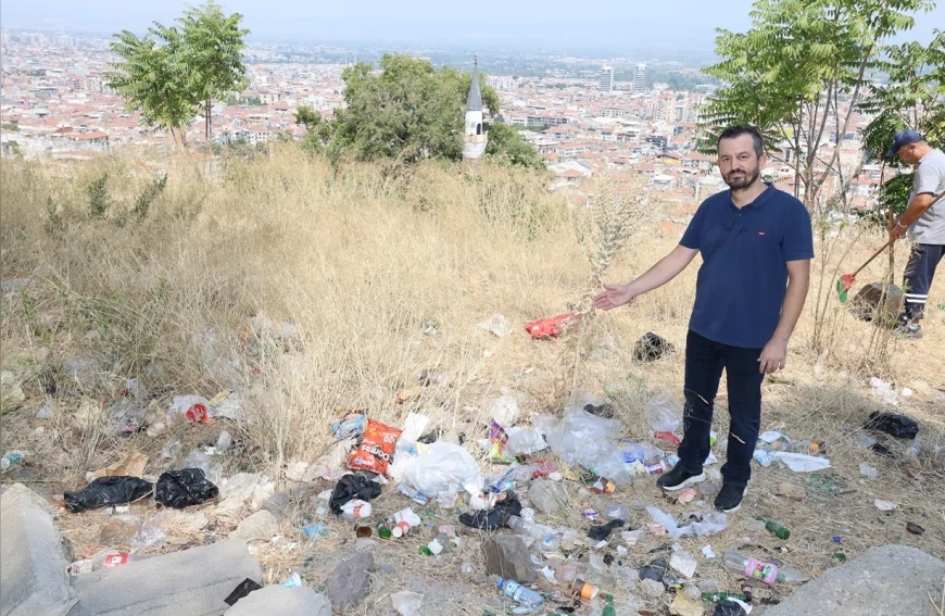 Şehzadeler Belediyesi’nin Spil Yolu Temizliği Kısa Sürede Yeniden Çöplerle Kaplandı