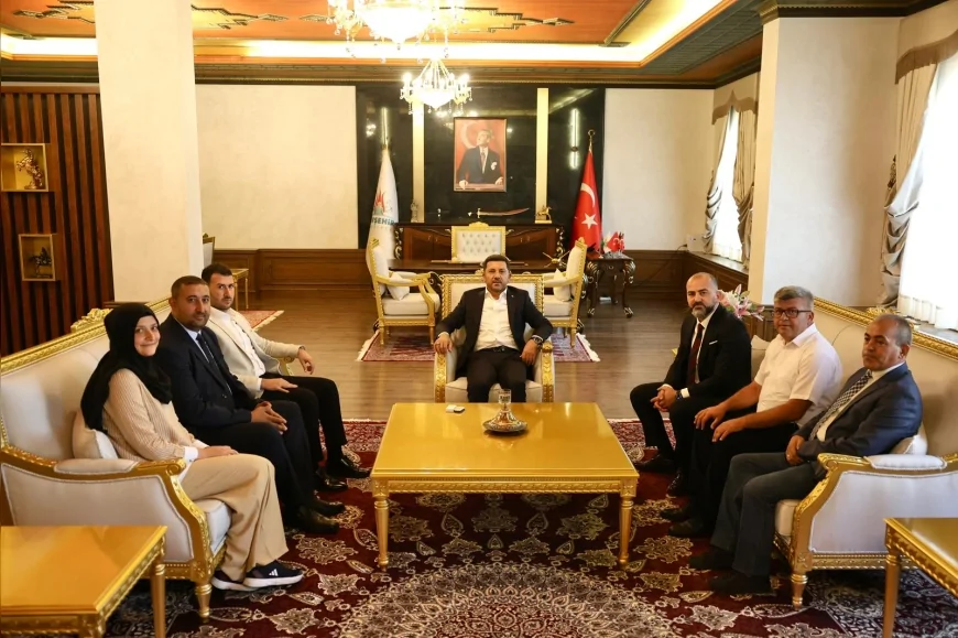 Hizmet-İş Sendikası Nevşehir Şube yönetiminden Belediye Başkanı Rasim Arı’ya ziyaret
