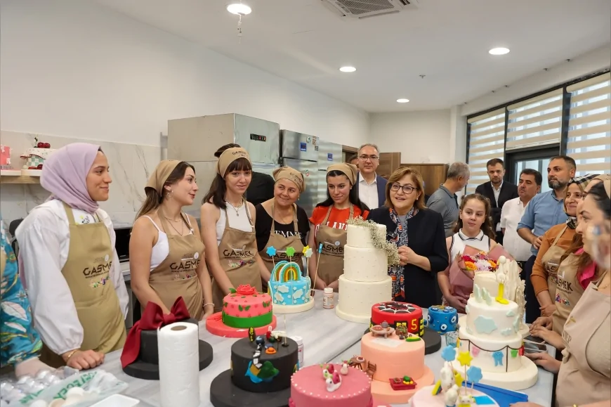 Gaziantep’te Başkan Şahin, GASMEK öğrencilerinin sanat ve meslek eğitimlerini yerinde inceledi