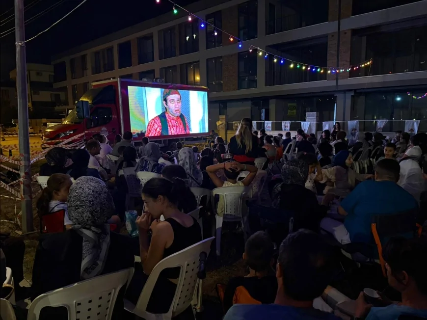 Yalova’da açık hava sinema keyfi Tosun Paşa gösterimiyle mahallelere taşındı