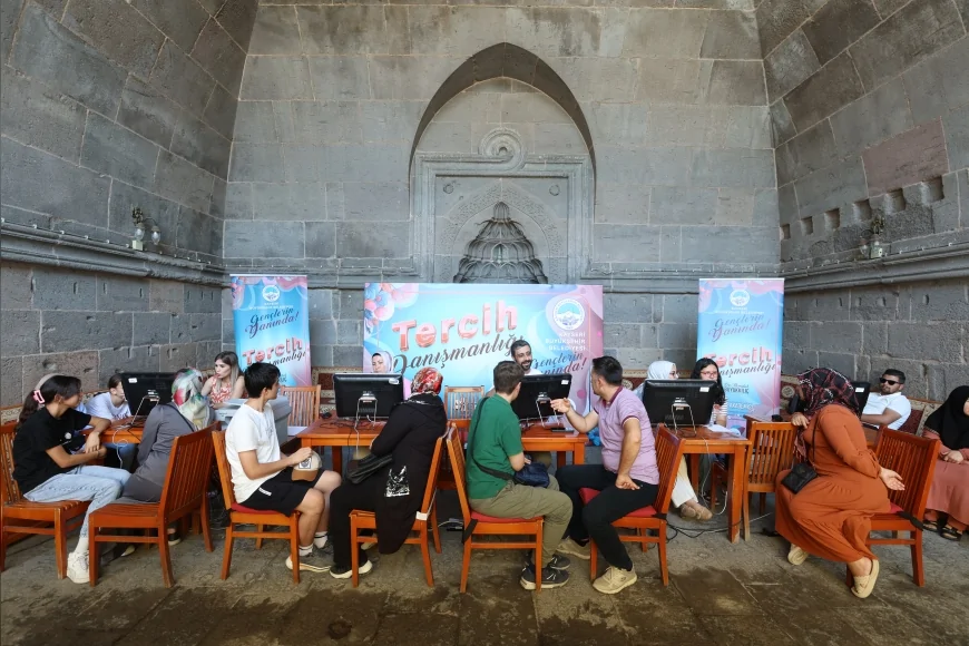 Kayseri’de üniversite adaylarına ücretsiz tercih danışmanlığına yoğun ilgi