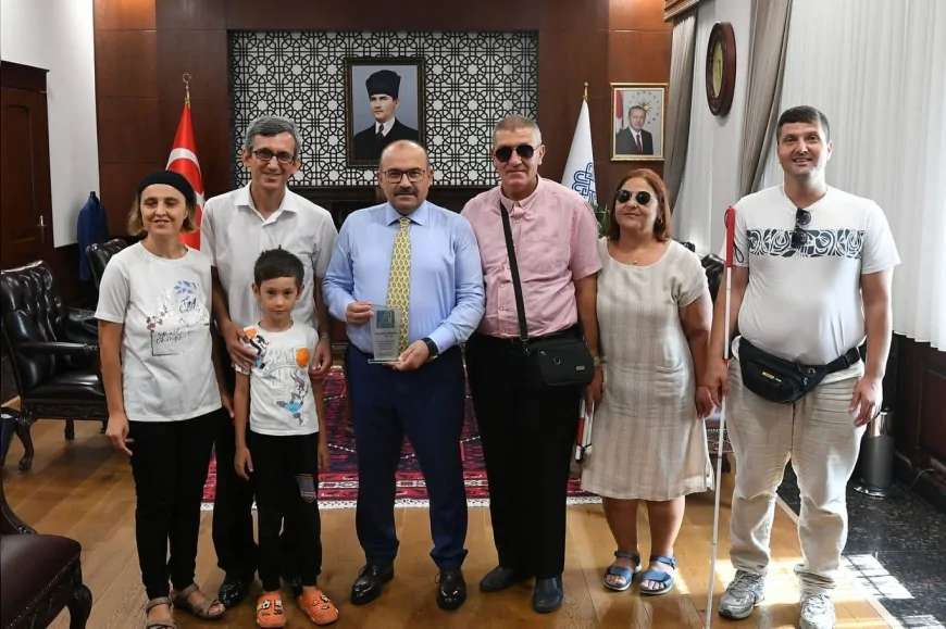 Balıkesir Valisi İsmail Ustaoğlu Altı Nokta Körler Derneği Şube Yönetimini Kabul Etti