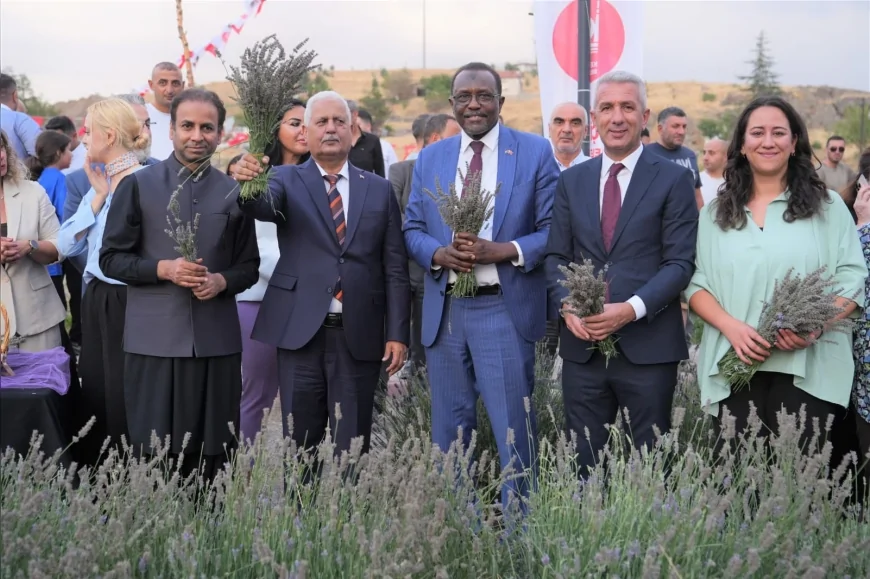 Keçiören’de Lavanta Festivali renkli görüntüler ve yoğun katılımla tamamlandı