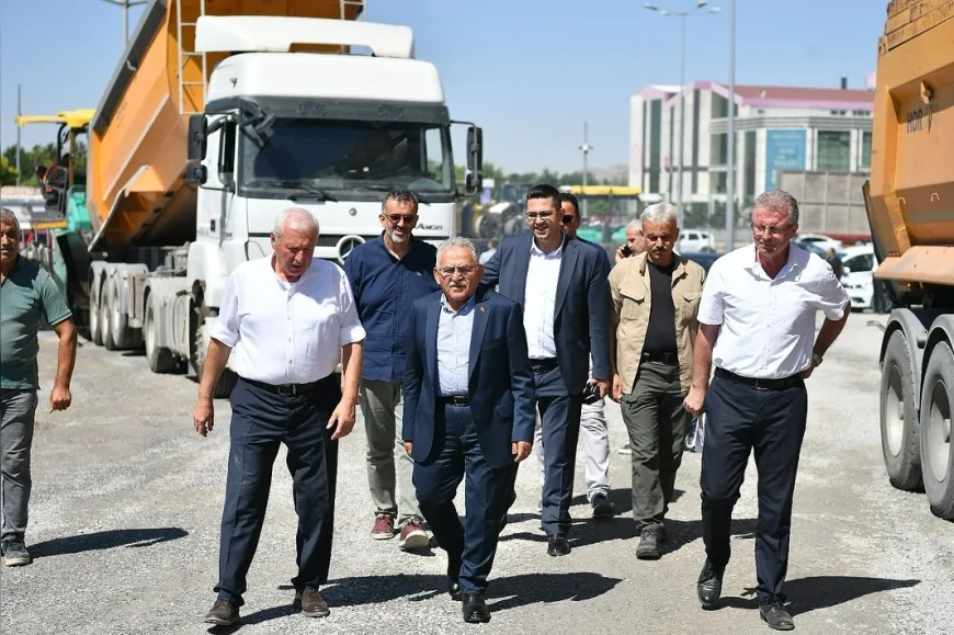 Kayseri Büyükşehir’den 2 Milyon TL’lik Erkilet Bulvarı Bağlantı Yolu Asfalt Yenileme Çalışması