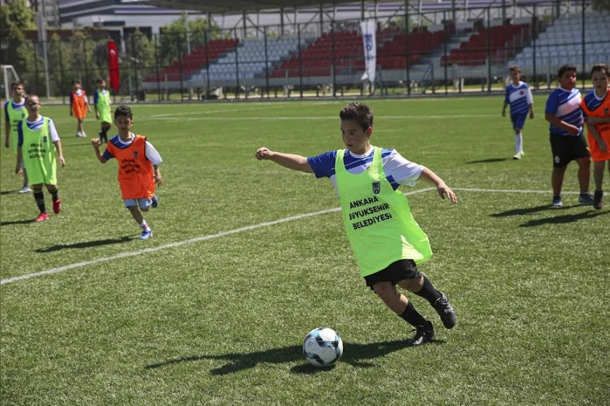 Ankara Büyükşehir Belediyesi’nden 6-12 Yaş Çocuklara Ücretsiz Futbol Yaz Kursu