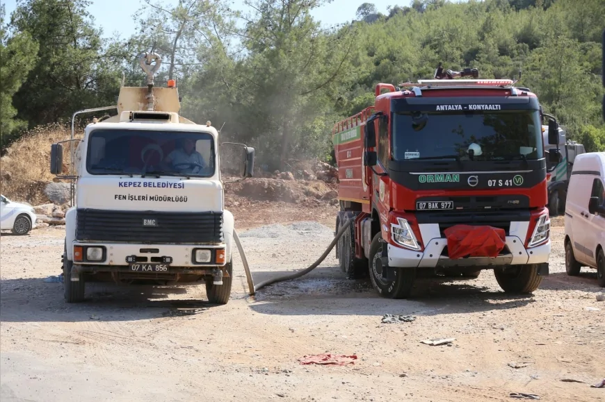 Kepez Belediyesi, Kızıllı’daki orman yangınına 5 su arasözü ve 7 personelle destek verdi