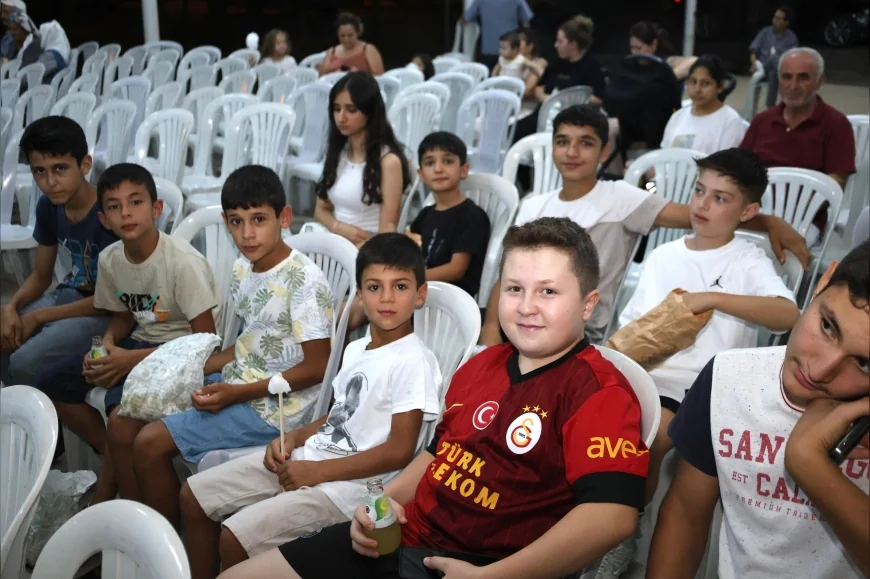 Menteşe’de Açık Hava Sinema Geceleri Başladı, Filmler Mahallelere Taşınıyor