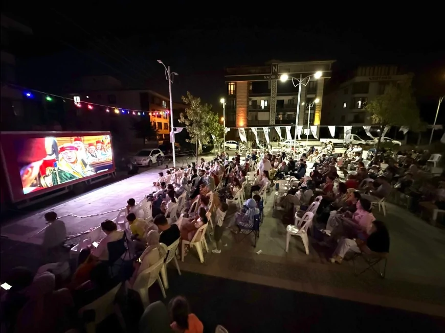Yalova’da Açık Hava Sinema Keyfi İsmetpaşa ve Paşakent Mahallelerinde Devam Etti