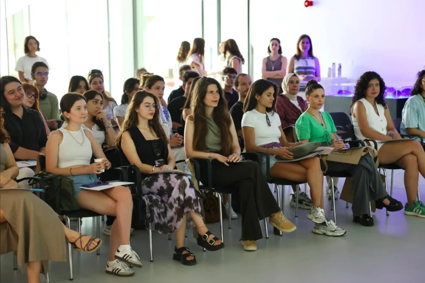Lâl Denizli: “Olduğunuz kişiliği hiç kaybetmeyin, inandığınız fikirleri savunmaktan vazgeçmeyin”