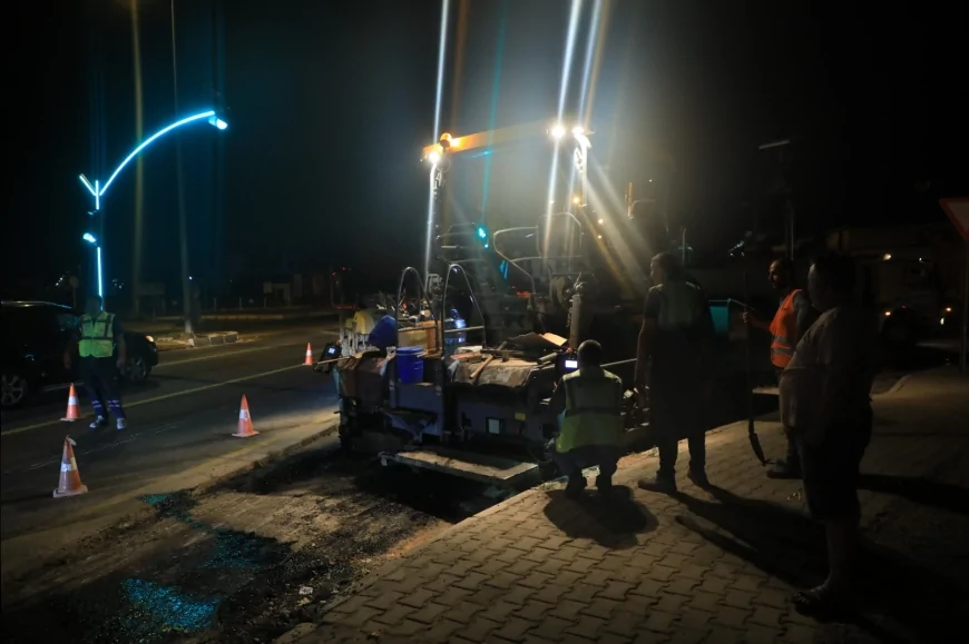 Muğla Büyükşehir, Menteşe’de 17,5 milyon liralık asfalt yenileme çalışmalarını gece gündüz sürdürüyor