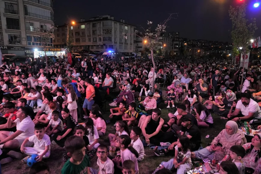 Keçiören’de “Bir Yaz Akşamı Sineması” Etkinliğiyle Neşeli Günler Yaşandı