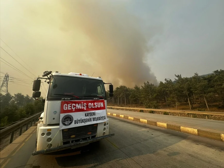 Kayseri Büyükşehir Belediyesi, Mersin Silifke’deki orman yangınına su arazözü ve personel desteği sağladı