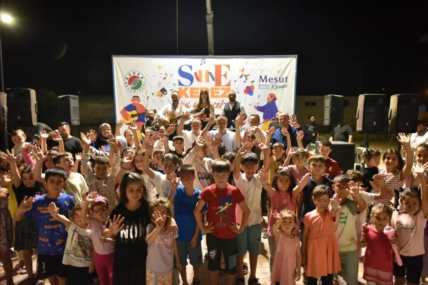 Kepez’de “Sahne Kepez” Gaziler Mahallesi’nde çocuklar ve aileler için eğlence dolu akşam düzenlendi