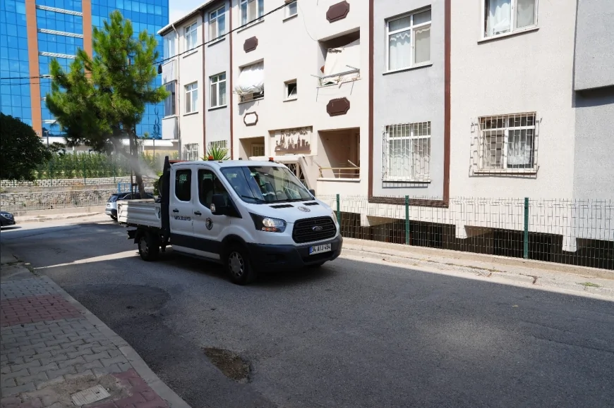 Kartal’da 20 Mahallede Sivrisinek ve Haşere ile Mücadele Haftanın Her Günü Sürüyor