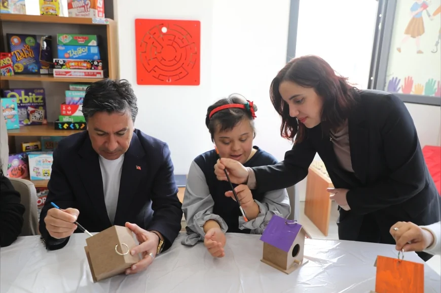 Muğla’da Kısa Mola Merkezleri sekiz ilçede özel gereksinimli bireyler ve ailelerine güvenli zaman sunuyor