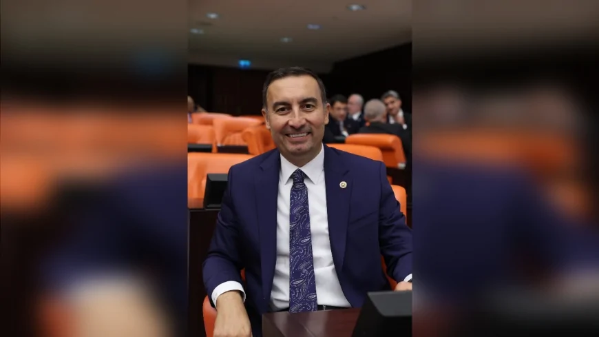 İYİ Parti Milletvekili Burak Akburak’tan United Airlines’a Türkçe tepkisi: “Milyonlarca insan için kimlik ve aidiyet dili görmezden gelinemez”