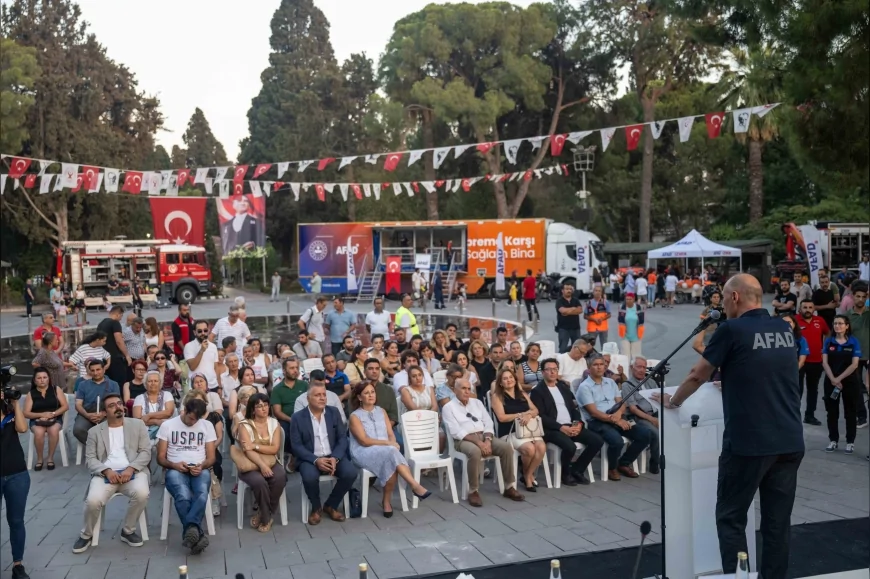 Bornova’da 17 Ağustos’un yıldönümünde ortak afet bilinci buluşması: “Hatırlamak yetmez, hazırlanmak gerek”