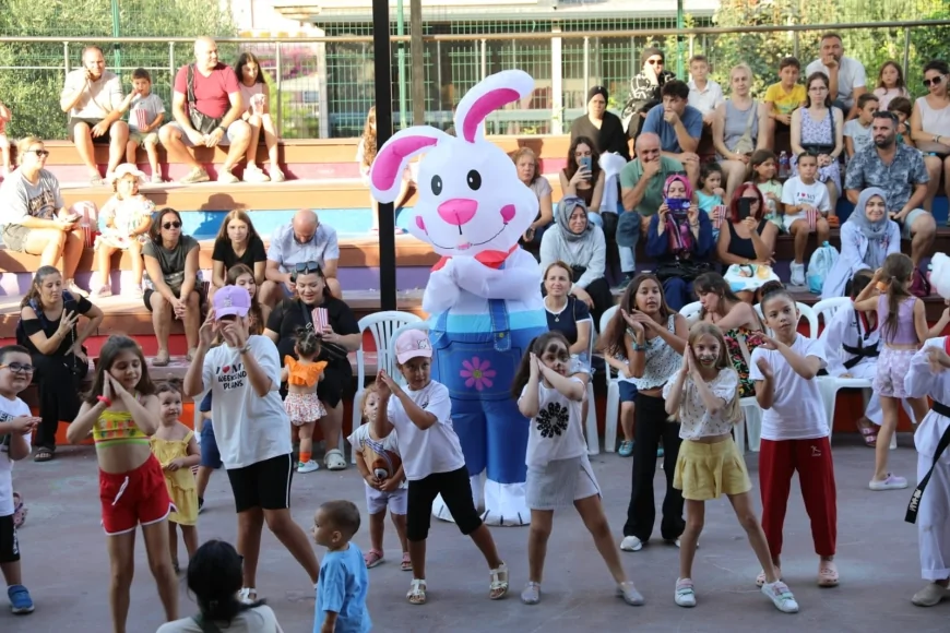 Seferihisar’da Çocuk Şenliği renkli gösteriler ve atölyelerle coşkuya sahne oldu
