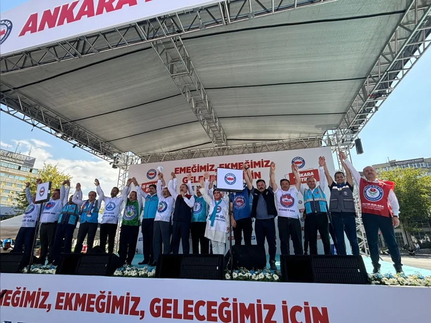 Memur-Sen’den Ankara’da Büyük Miting: "Hak, Emek, Adalet" Sloganlarıyla Kamu İşverenine Tepki