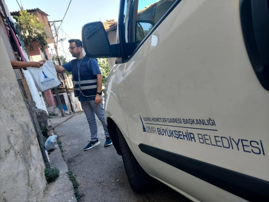 İzmir’de üreticiden alınan 2 ton incir, sosyal destek kapsamında ihtiyaç sahibi ailelere dağıtıldı