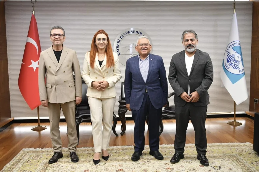 Başkan Memduh Büyükkılıç Haftanın İlk İş Gününde Yoğun Ziyaretçi Trafiğiyle Başladı