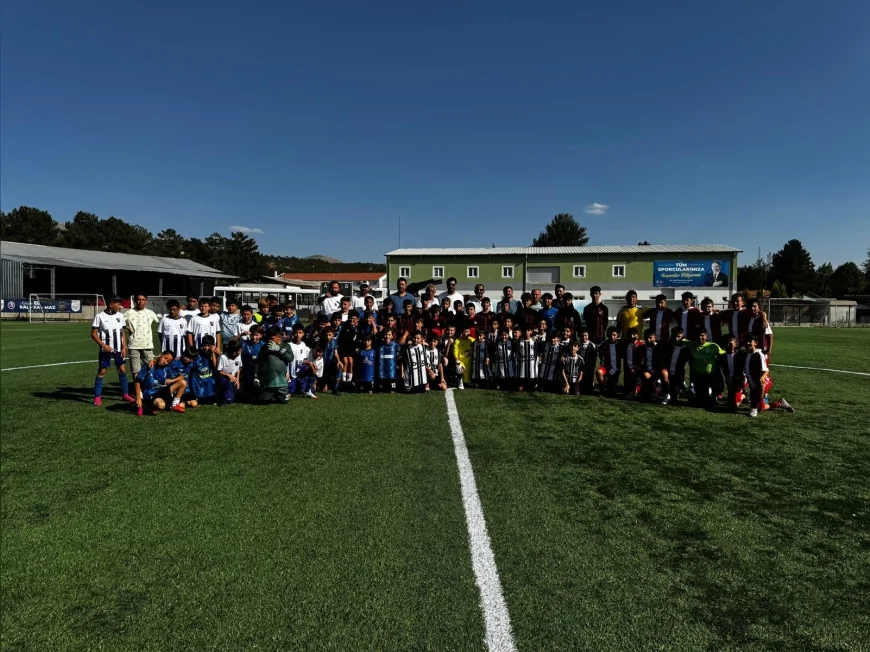 Çorum’da 18 Takımla Başlayan Minikler Futbol Turnuvası 28 Ağustos’ta Sona Erecek!