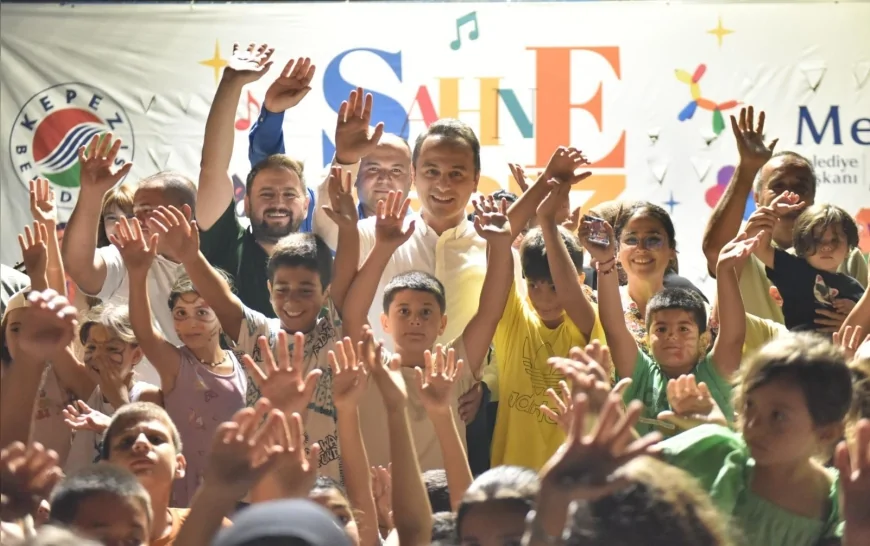 Sahne Kepez yaz etkinlikleri finalini Aydoğmuş Mahallesi’nde coşkulu kalabalıkla yaptı