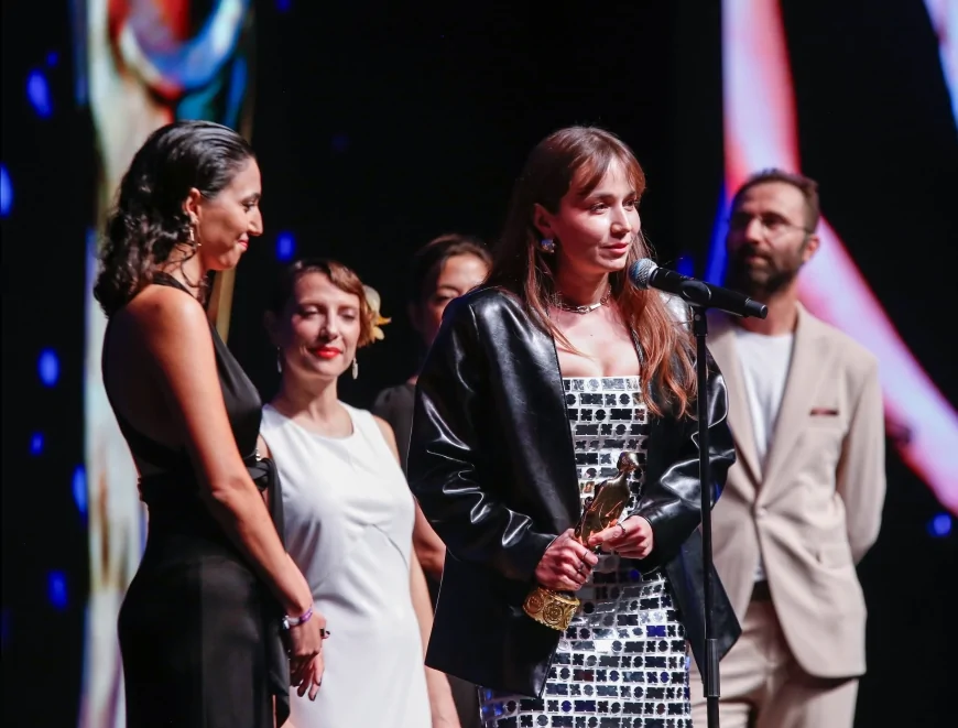 Altın Portakal’da Emek Ödülleri Feride Çiçekoğlu ve Cansu Baydar’a