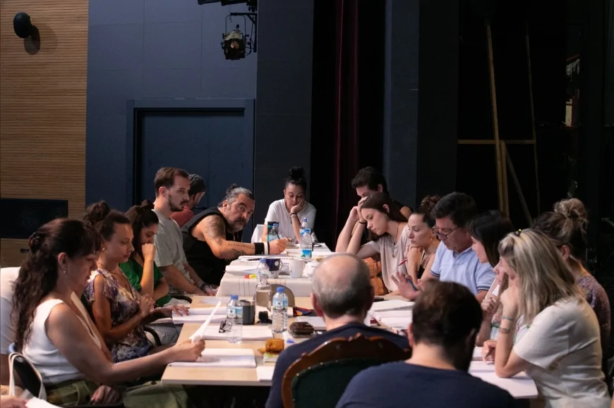 İzmir Şehir Tiyatroları yeni sezonda Arthur Miller’ın “Cadı Kazanı” ile perde açıyor