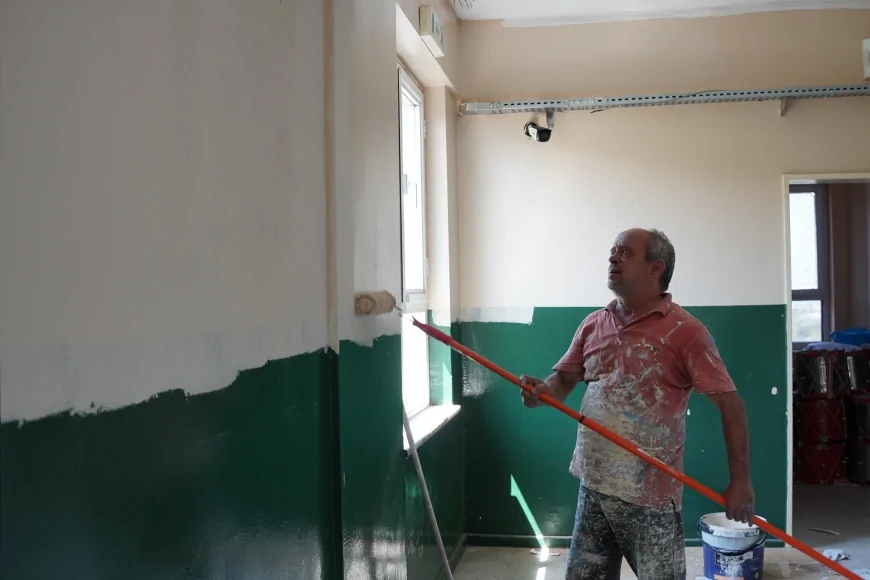 Kemalpaşa Belediyesi yeni eğitim yılı öncesi 15 okulda bakım ve onarım çalışması başlattı