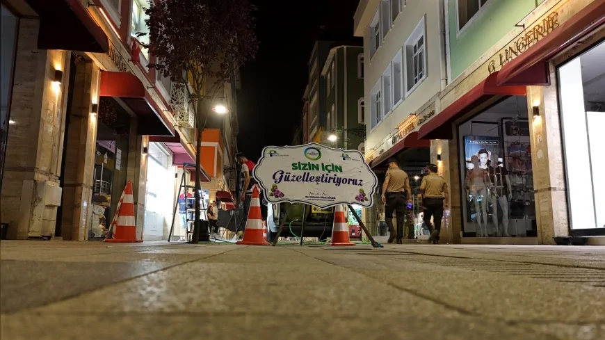 Ordu’nun yenilenen Sırrıpaşa Caddesi açık AVM görünümüyle dikkat çekiyor