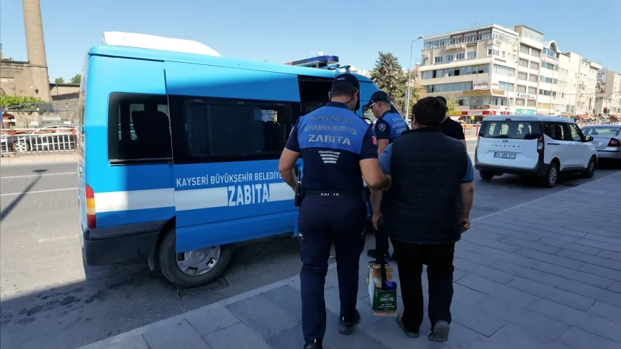 Kayseri’de dilencilere ve ışıklarda satış yapanlara karşı zabıtadan geniş çaplı denetim