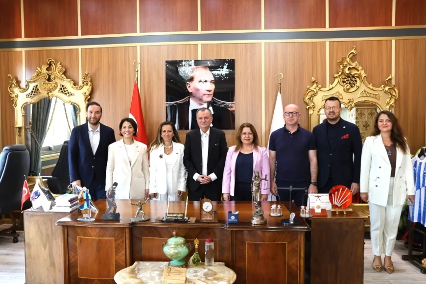 CHP’li Milletvekilleri Manisa’da Yunusemre Belediye Başkanı Semih Balaban’ı Ziyaret Etti!