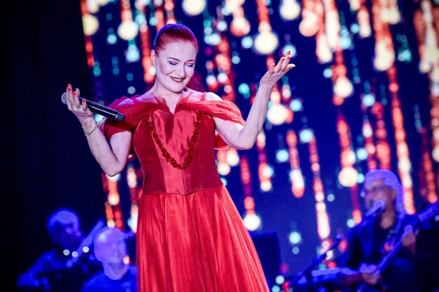 94. İzmir Enternasyonal Fuarı Çim Konserleri Candan Erçetin’in sahnesiyle başladı