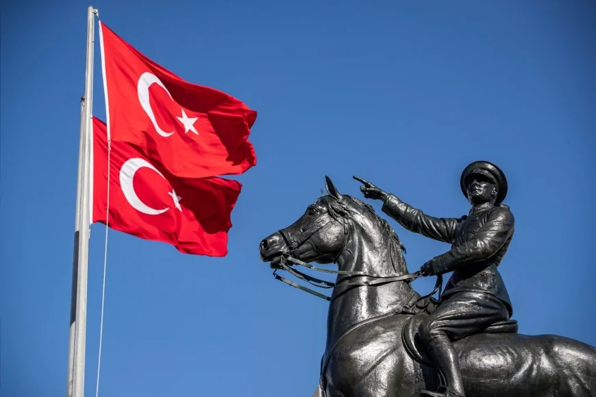 İzmir Büyükşehir Belediye Başkanı Cemil Tugay: “Özgürlük ve bağımsızlık bu milletin karakteridir”