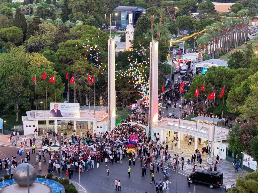 Bayraklı Belediyesi İzmir Enternasyonal Fuarı’nda kültür, sanat ve spor etkinlikleriyle ziyaretçileri ağırlıyor!
