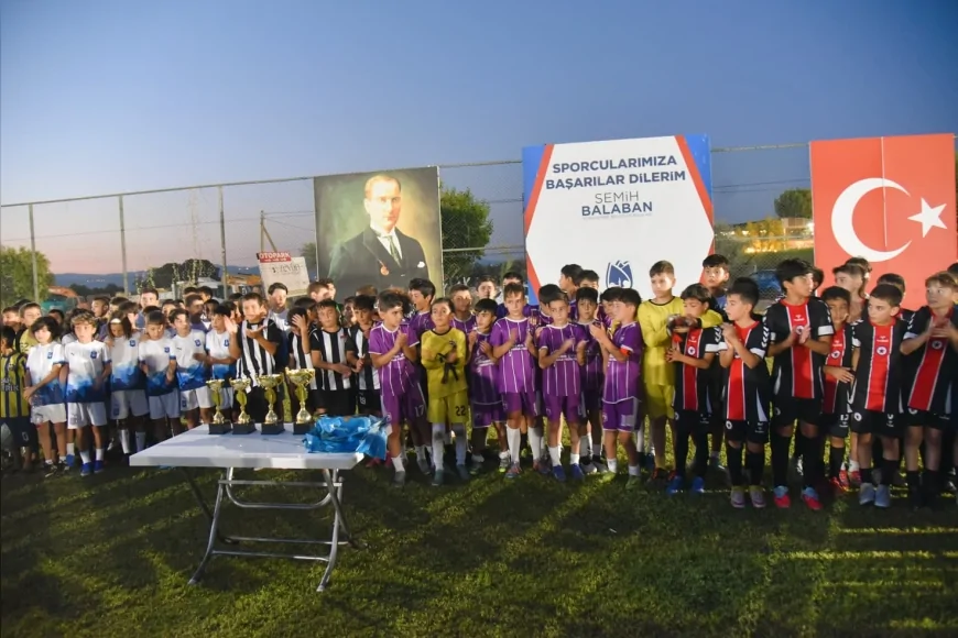 Zafer Bayramı’nın 103. yılı Yunusemre’de futbol turnuvasıyla kutlandı!