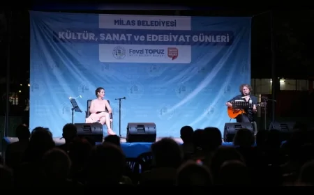 Milas’ta Melih Cevdet Anday anma gecesi şiirler ve şarkılarla Ören’de gerçekleşti
