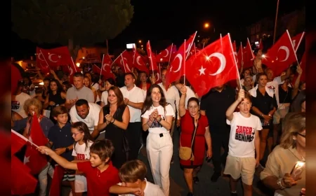 Çeşme Belediye Başkanı Lâl Denizli: "İlk kadın başkan olarak bugün burada olmamızı Atatürk ve silah arkadaşlarına borçluyuz"
