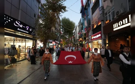 Kartal’da 4. Uluslararası Halk Oyunları Festivali Dünya Barış Günü’nde görkemli finalle sona erdi